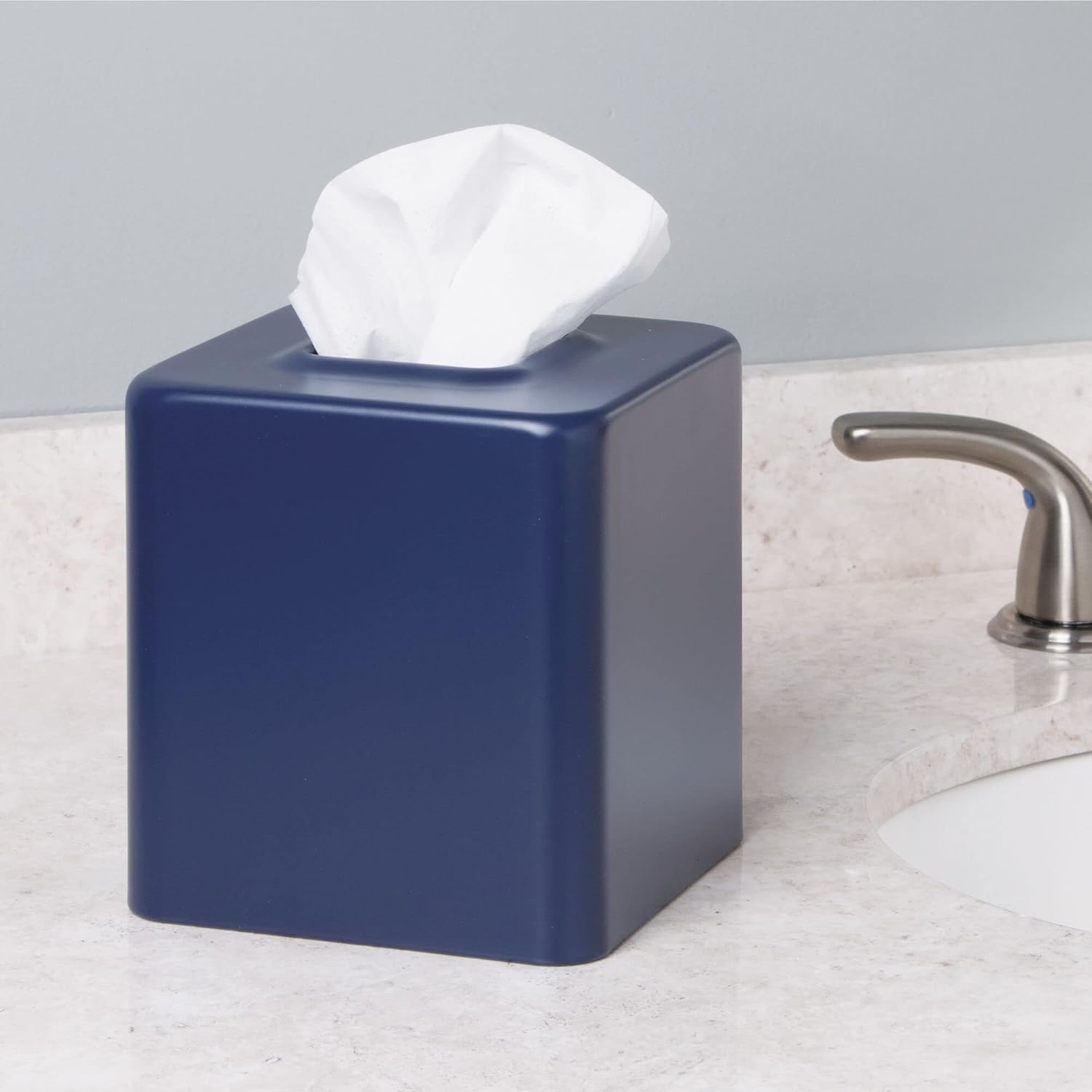 Sturdy Metal Square Tissue Box Cover - Modern Design for Bathroom Use