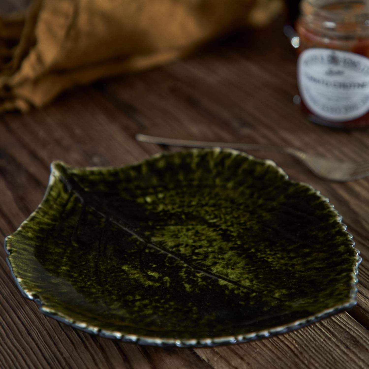Elegant Costa Nova Riceira Collection Hydrangea Leaf Dark Green Dinner Plate