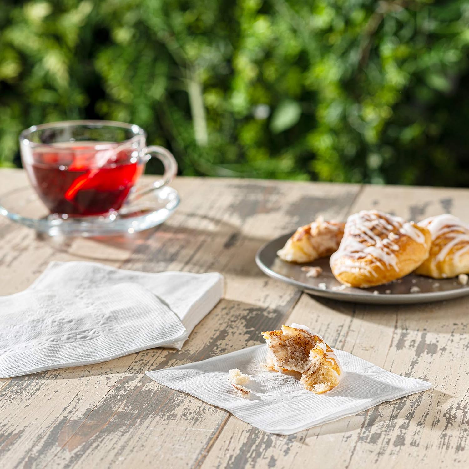 Rustic Design 500-Count White Cocktail Napkins for Bar Restaurant Use