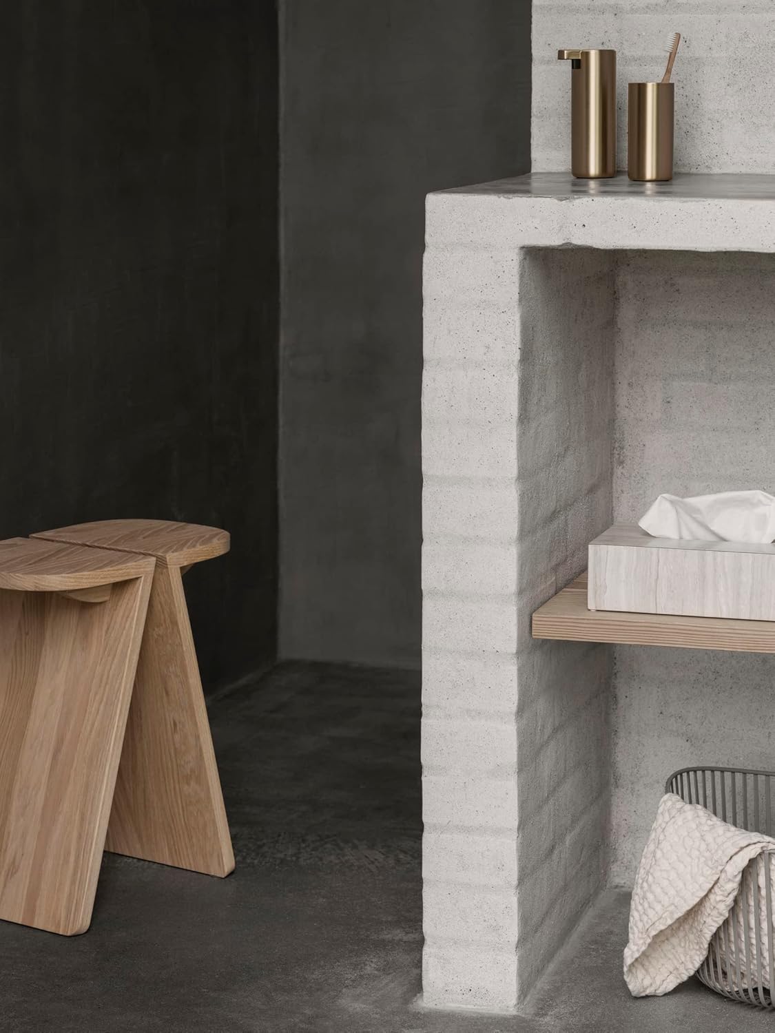Blomus MODO Bathroom Tumbler Perfect Pour All-Day Comfort