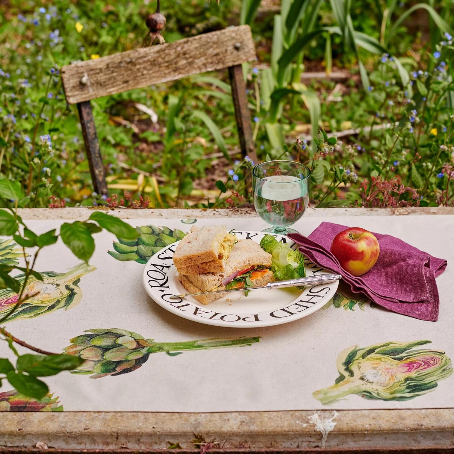Emma Bridgewater Black Toast Roast Chicken 105in Plate