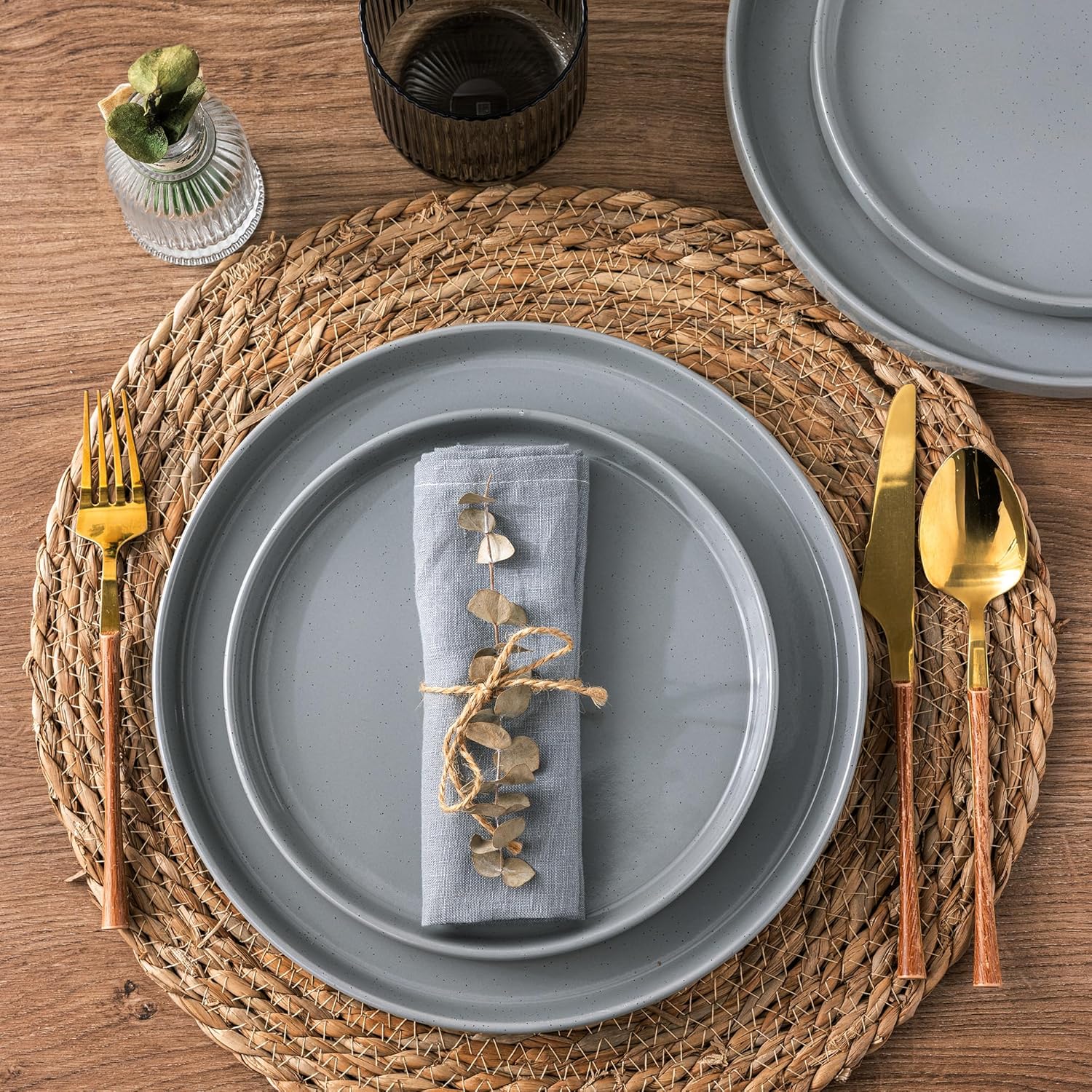 Stylish and functional dinner plates